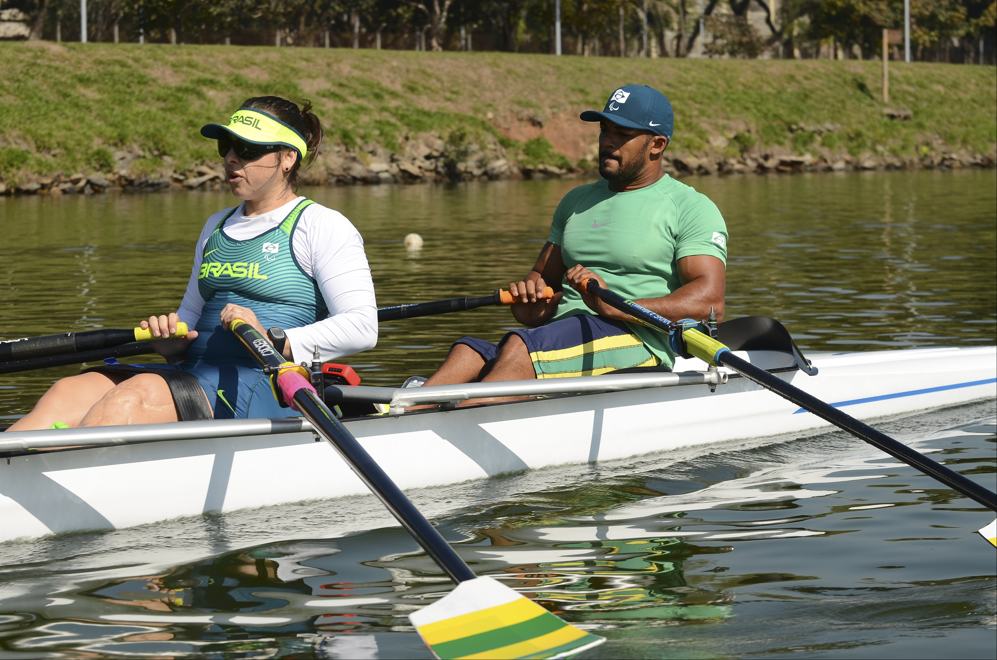São Paulo - Josiane Lima e Michel Pessanha, atletas paralímpicos da equipe de remo fazem aclimatação para os Jogos Paralímpicos do Rio 2016 na Raia Olímpica da Universidade de São Paulo (USP), região oeste (Rove