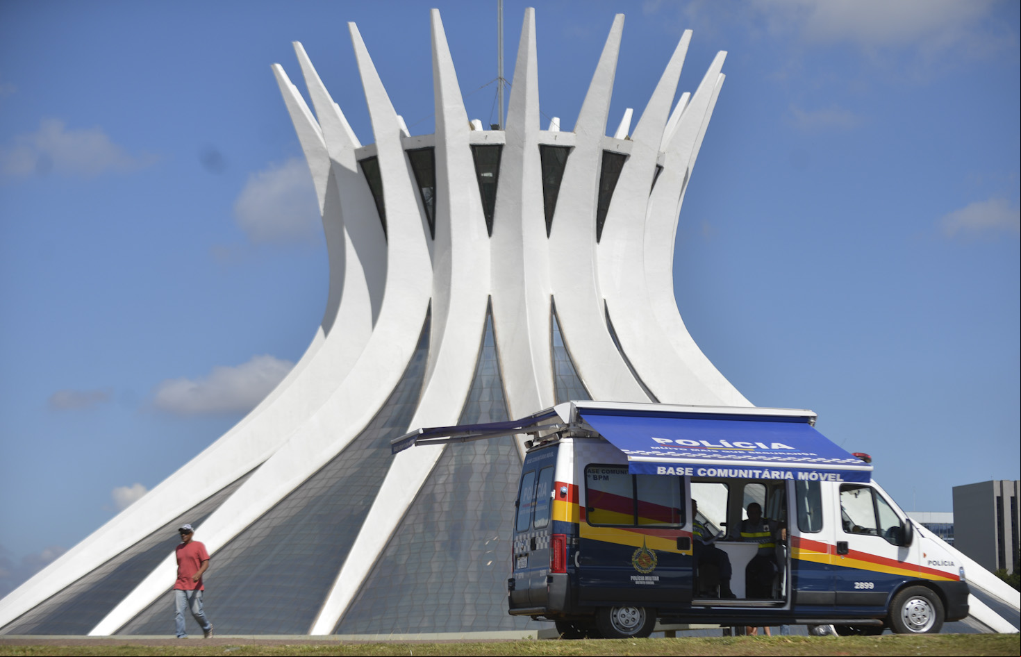 Polícia Militar do DF faz treinamento de policiamento para a Copa em vários pontos da cidade. (Marcelo Camargo/Agência Brasil)