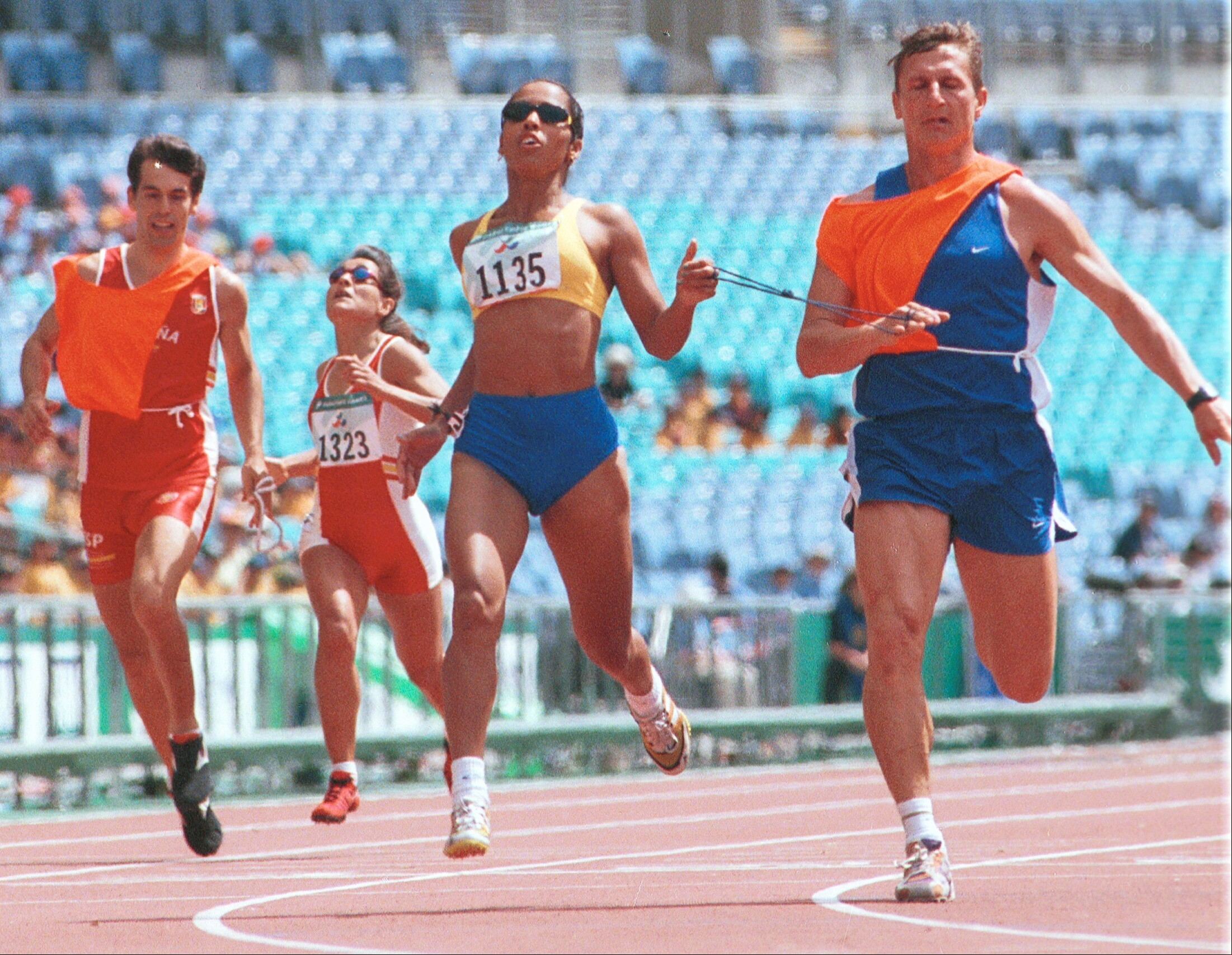 Ádria Santos na Paralimpíada de Sydney, em 2000 - Divulgação/Acervo pessoal/João Batista Carvalho e Silva