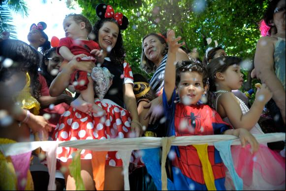 Crianças se divertem no carnaval - Arquivo Agência Brasil