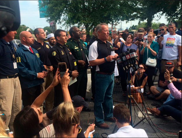 Autoridades de segurança falam sobre o tiroteio que deixou cerca de 50 mortos em uma boate do Orlando (Divulgação/Polícia de Orlando)
