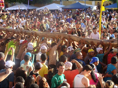 Festa do Pau da Bandeira de Santo Antonio de Barbalha (CE) reúne uma enorme gama de ofícios, celebrações e formas de expressão de diferentes grupos locais