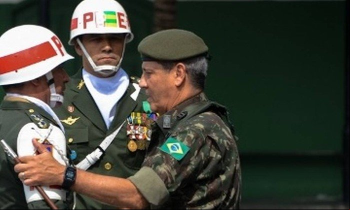 O general Walter Souza Braga Netto, atual chefe do Comando Militar do Leste, será o comandante da intervenção federal na segurança pública do estado do Rio de Janeiro