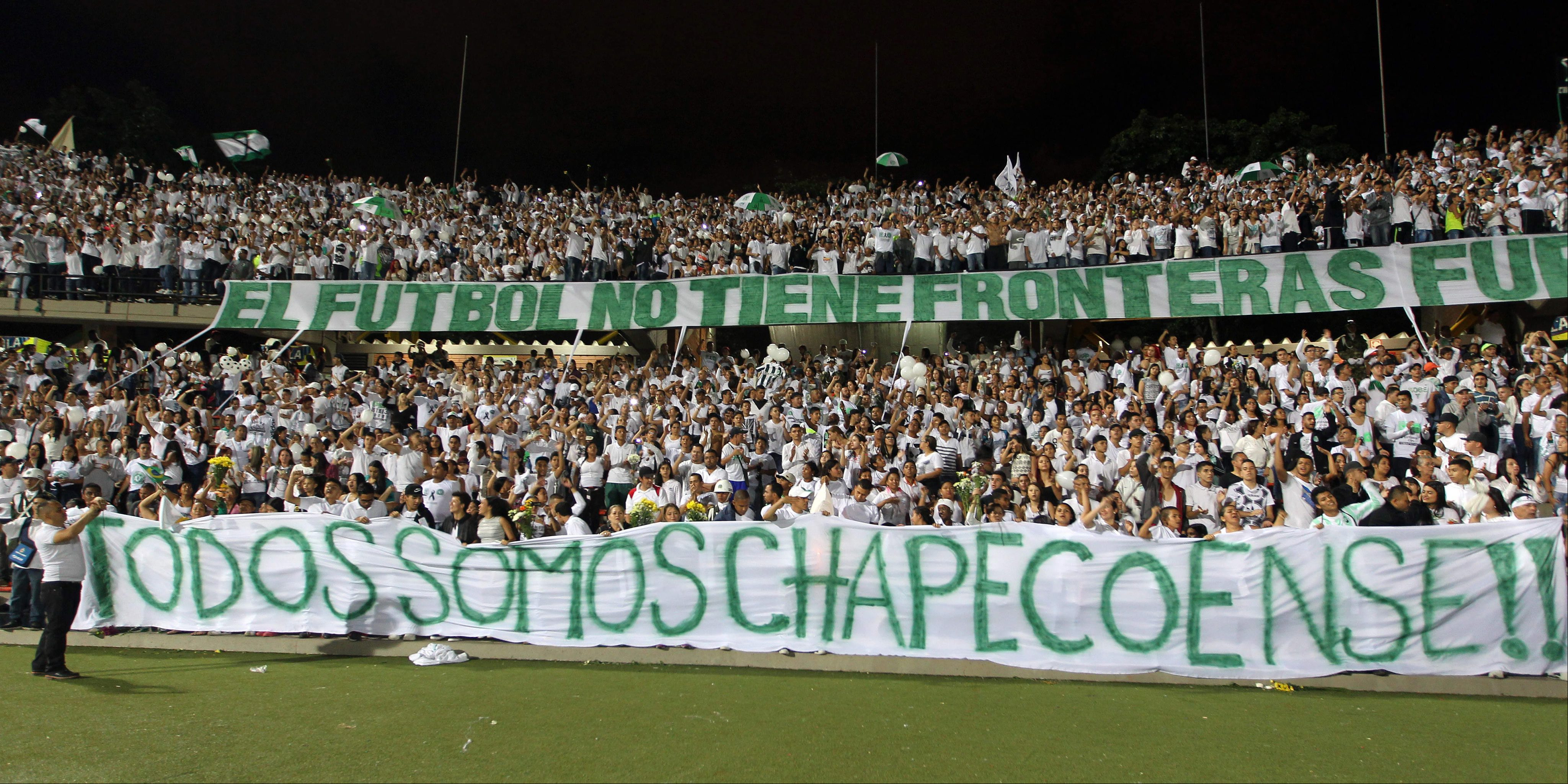 epa05654494 Thousands of people attend an event commemorating the victims of a plane crash in Medellin, Colombia, 30 November 2016. Thousands of people gathered at Atanasio Girardot Stadium in Medellin to pay tribute to