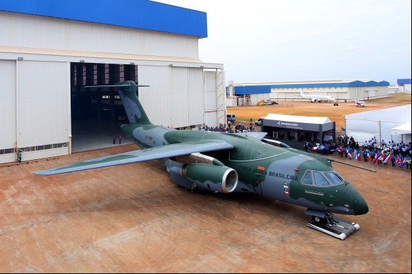 avião Embraer