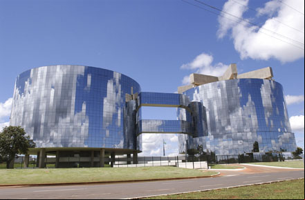 Solicitamos sua atenção para o cumprimento da Lei do Direito Autoral n. 5988, de 14 de